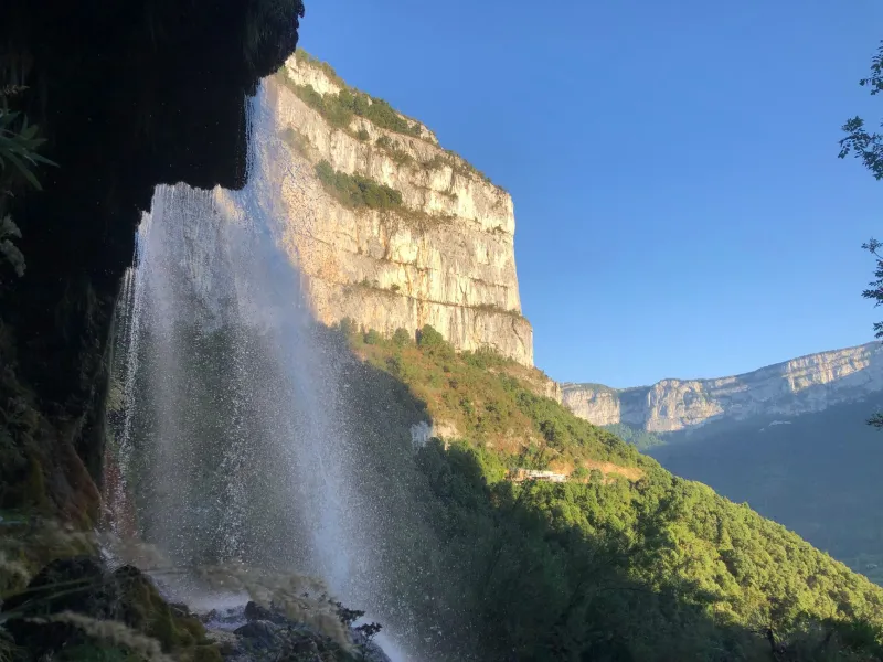 Eaux cachées, mémoire vivante : sur les traces du passé thermal du Vercors